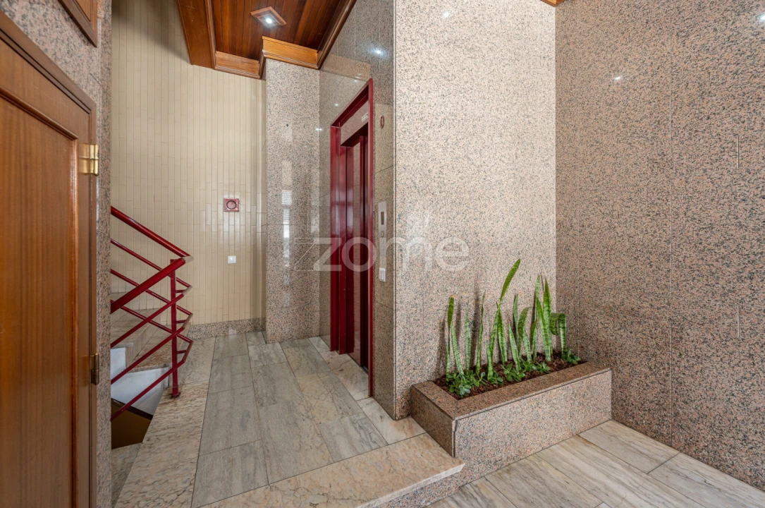 Apartamento T3 para Venda em São João da Madeira Foto 43
