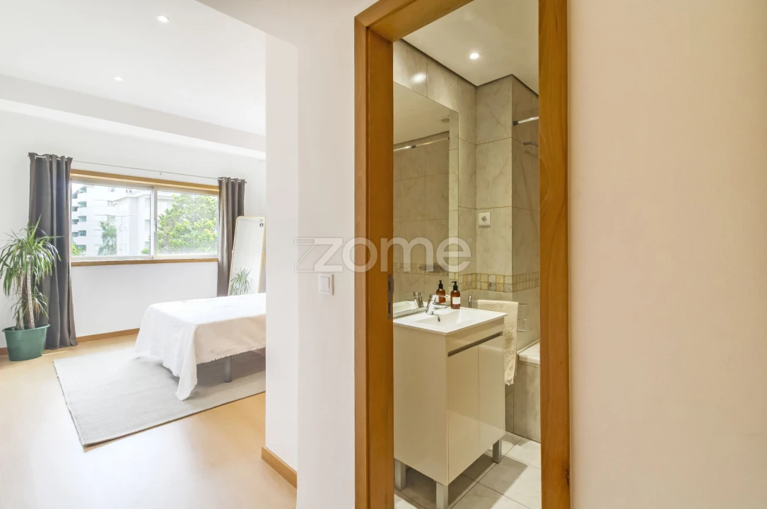 Apartamento T2 para Venda em Lordelo do Ouro e Massarelos Foto 29
