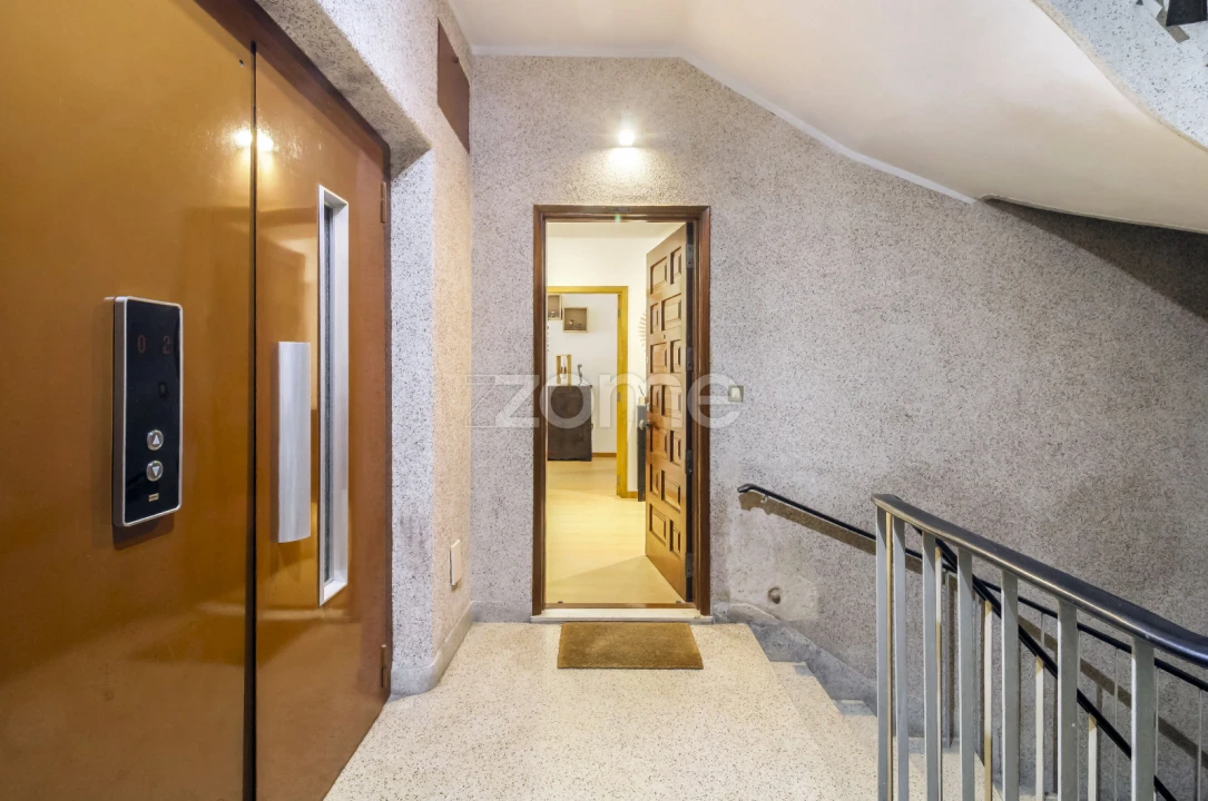 Apartamento T2 para Venda em Lordelo do Ouro e Massarelos Foto 36