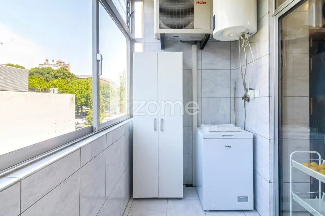 Apartamento T2 para Venda em Lordelo do Ouro e Massarelos Foto 12