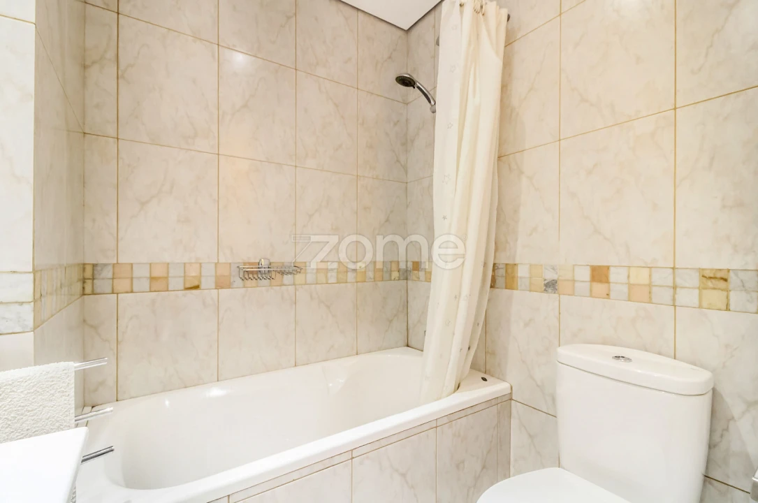 Apartamento T2 para Venda em Lordelo do Ouro e Massarelos Foto 34