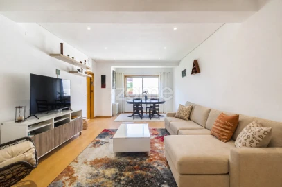 Apartamento T2 para Venda em Lordelo do Ouro e Massarelos