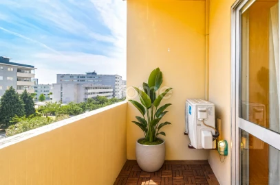 Apartamento T2 para Venda em Lordelo do Ouro e Massarelos