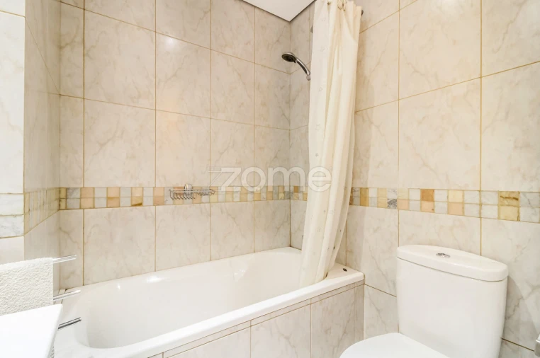 Apartamento T2 para Venda em Lordelo do Ouro e Massarelos Foto 34