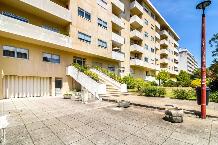 Apartamento T2 para Venda em Lordelo do Ouro e Massarelos Foto 41