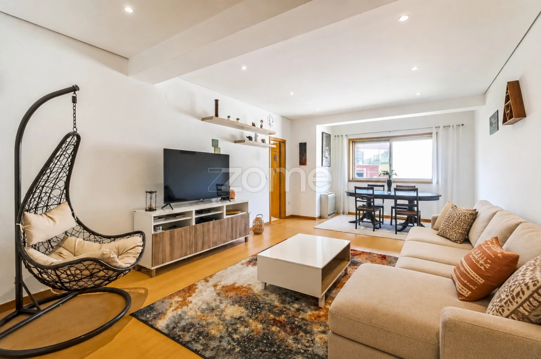 Apartamento T2 para Venda em Lordelo do Ouro e Massarelos Foto 1