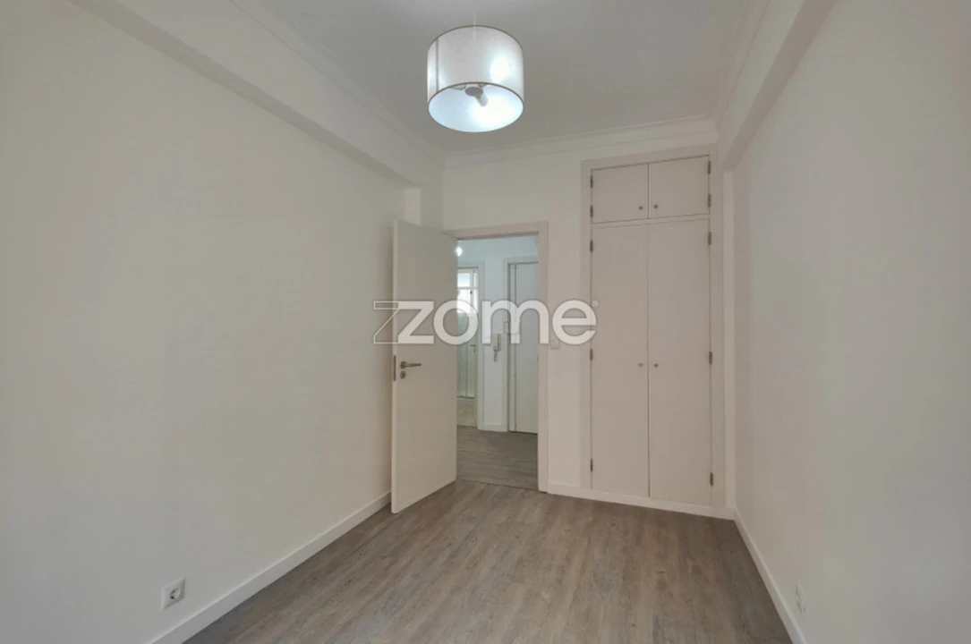 Apartamento T2 para Venda em Arroios Foto 23