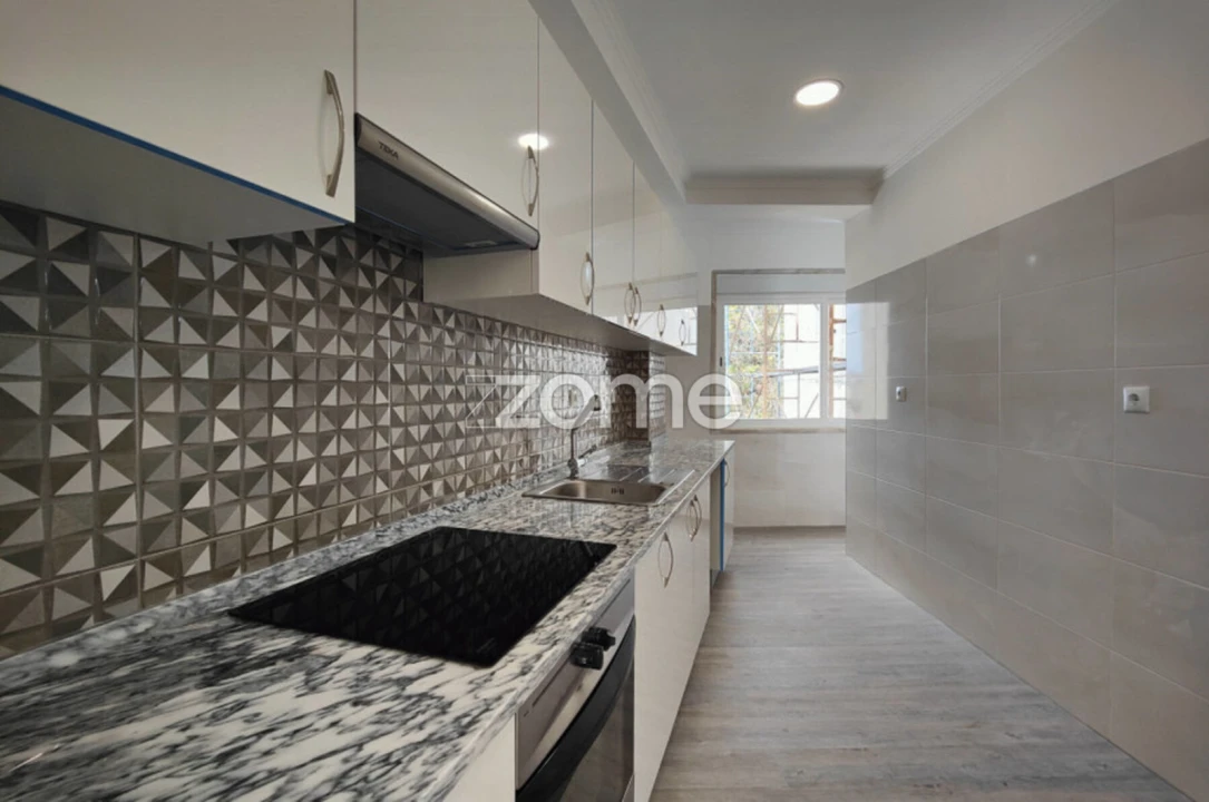 Apartamento T2 para Venda em Arroios Foto 10
