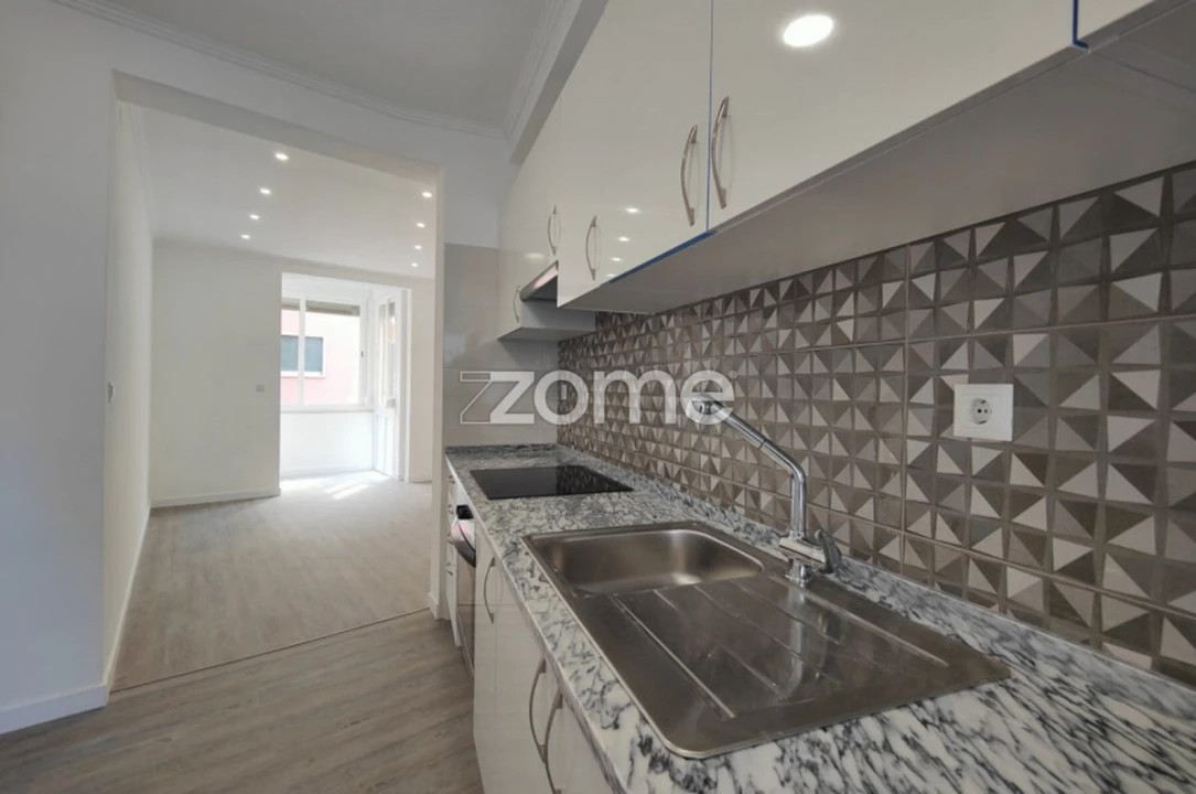 Apartamento T2 para Venda em Arroios Foto 13