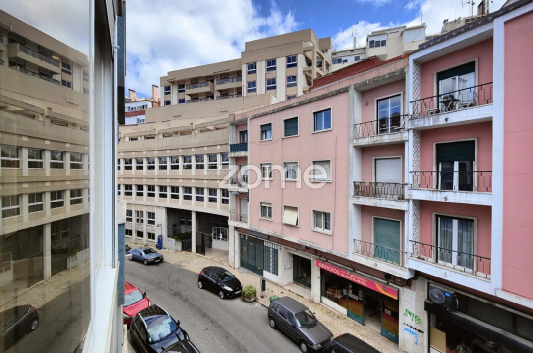 Apartamento T2 para Venda em Arroios Foto 20