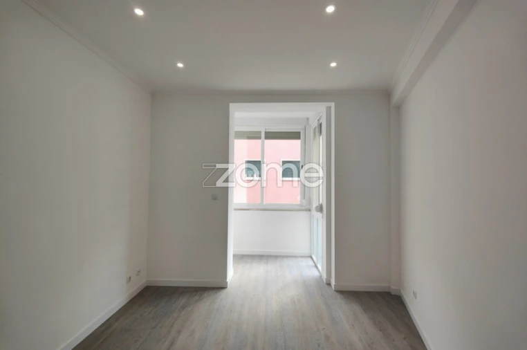 Apartamento T2 para Venda em Arroios Foto 2
