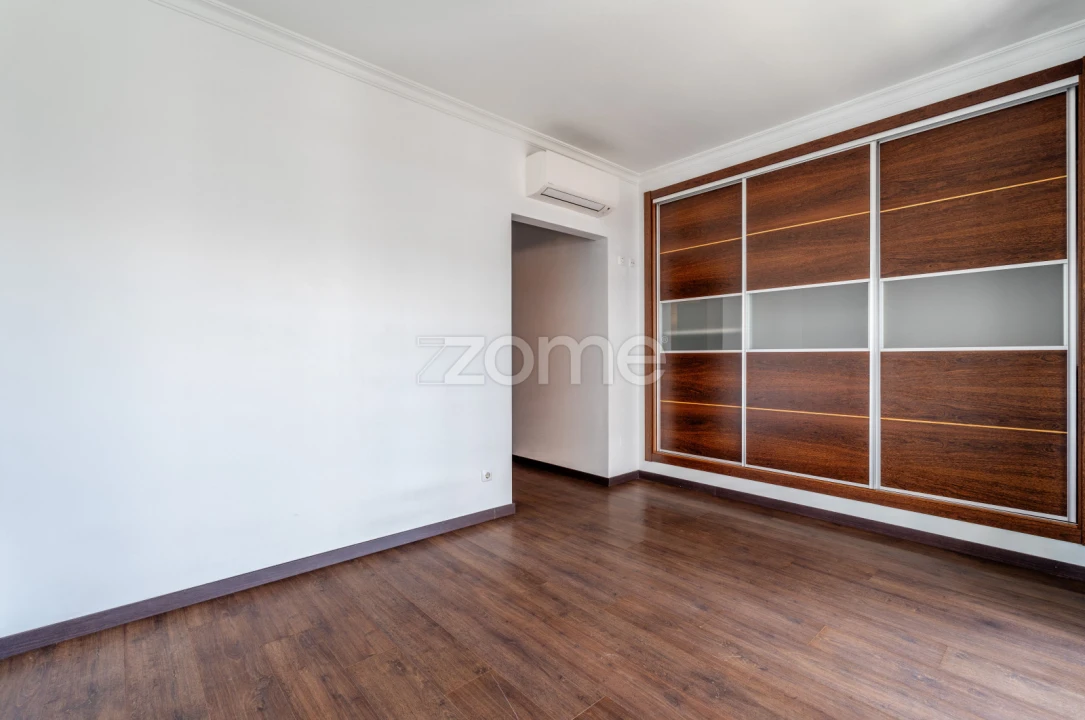 Apartamento T2 para Venda em Portimão Foto 24