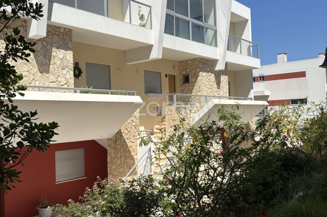 Apartamento T2 para Venda em Portimão Foto 3