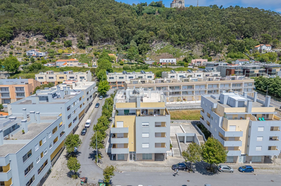 Apartamento T2 para Venda em Areosa Foto 14