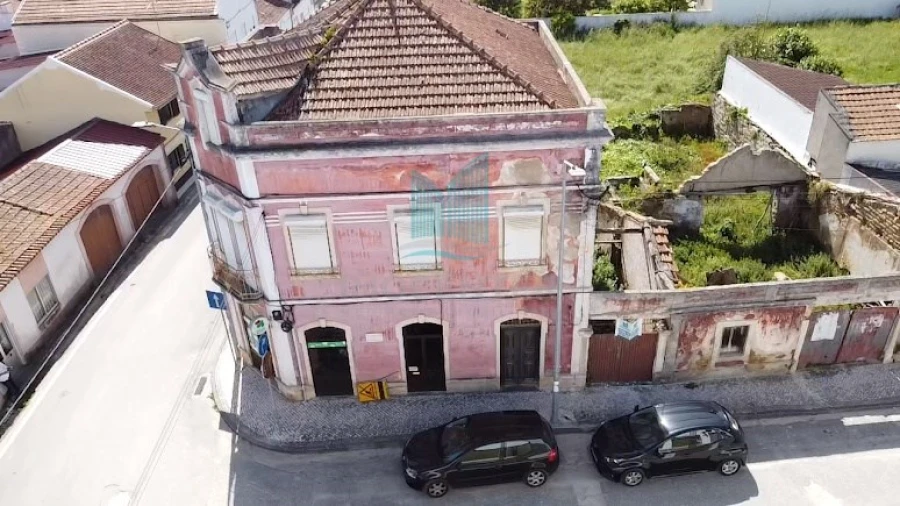 Moradia T4 para Venda em Paião Foto 3