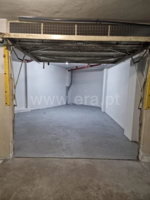 Garagem para Venda em Gulpilhares e Valadares