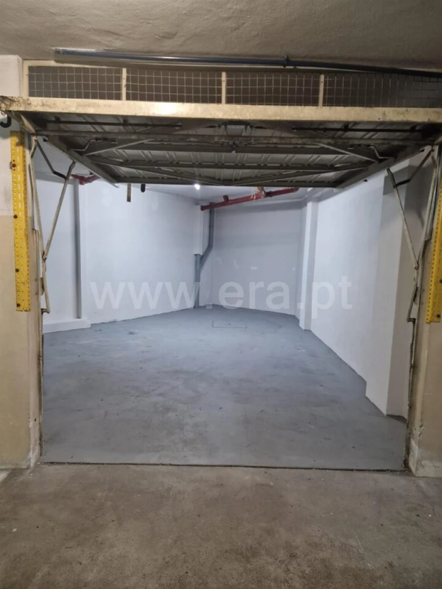 Garagem para Venda em Gulpilhares e Valadares