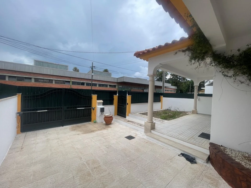 Moradia T4 para Venda em São João Baptista Foto 9