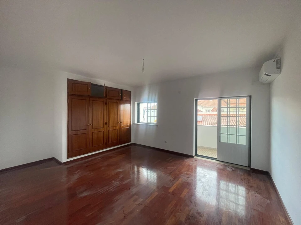 Moradia T4 para Venda em São João Baptista Foto 61