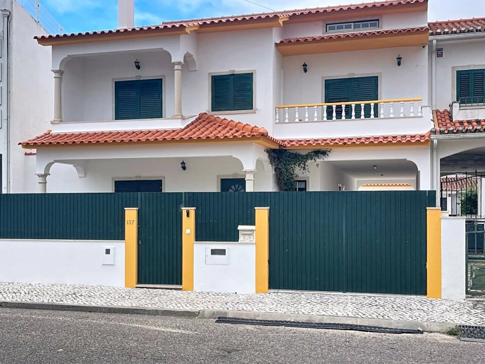 Moradia T4 para Venda em São João Baptista Foto 3