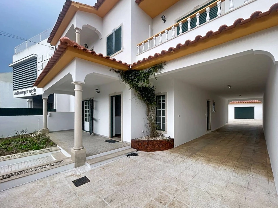 Moradia T4 para Venda em São João Baptista Foto 5