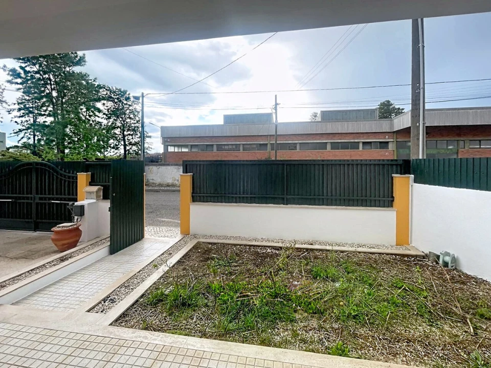 Moradia T4 para Venda em São João Baptista Foto 7