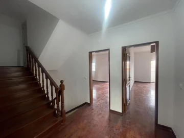 Moradia T4 para Venda em São João Baptista