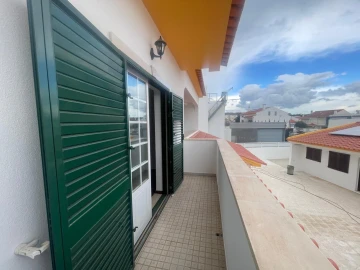 Moradia T4 para Venda em São João Baptista
