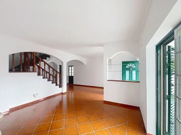 Moradia T4 para Venda em São João Baptista