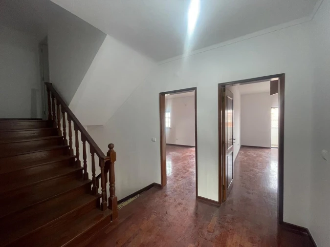 Moradia T4 para Venda em São João Baptista Foto 40