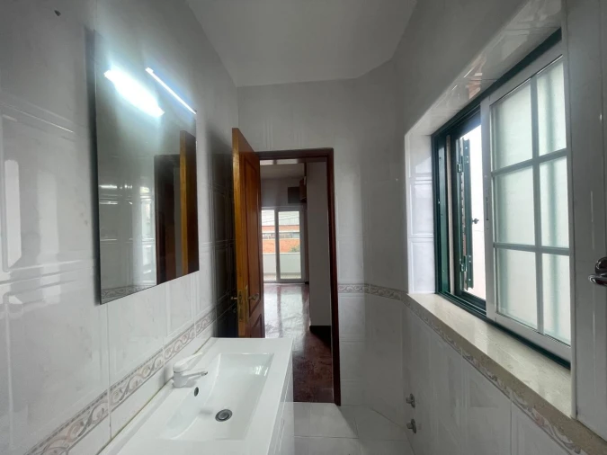 Moradia T4 para Venda em São João Baptista Foto 68