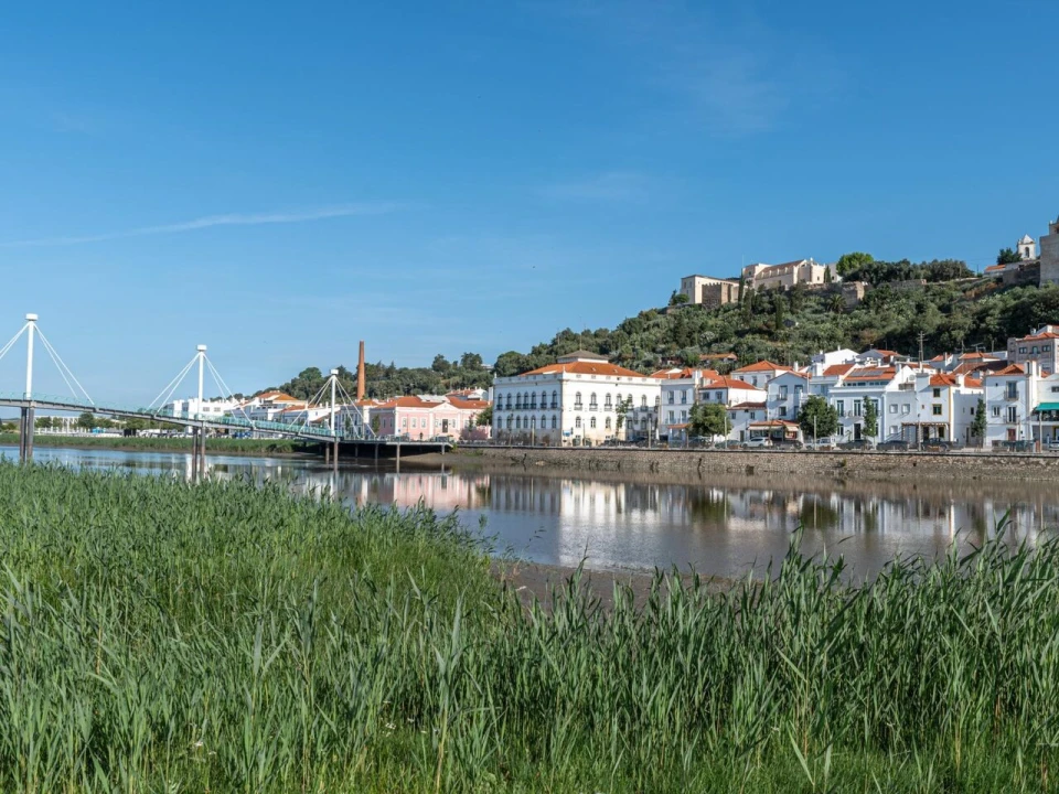 Prédio para Venda em Santa Maria do Castelo e Santiago e Santa Susana Foto 16