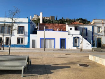 Prédio para Venda em Santa Maria do Castelo e Santiago e Santa Susana