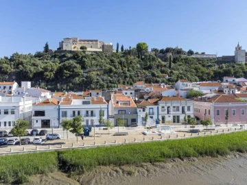 Prédio para Venda em Santa Maria do Castelo e Santiago e Santa Susana