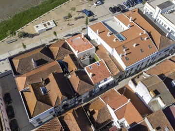 Prédio para Venda em Santa Maria do Castelo e Santiago e Santa Susana