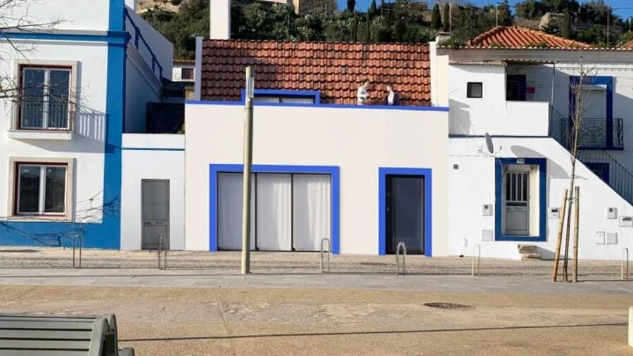 Prédio para Venda em Santa Maria do Castelo e Santiago e Santa Susana