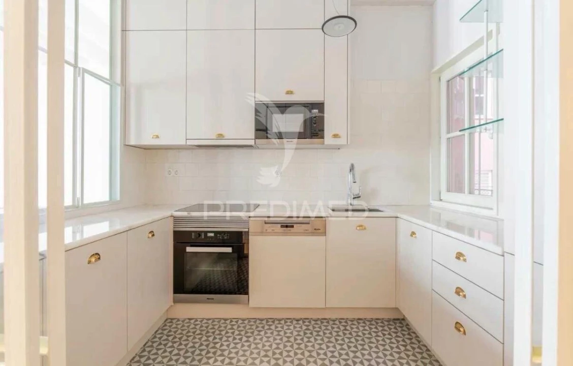 Apartamento T3 para Venda em Cedofeita, Santo Ildefonso, Sé, Miragaia, São Nicolau e Vitória Foto 2