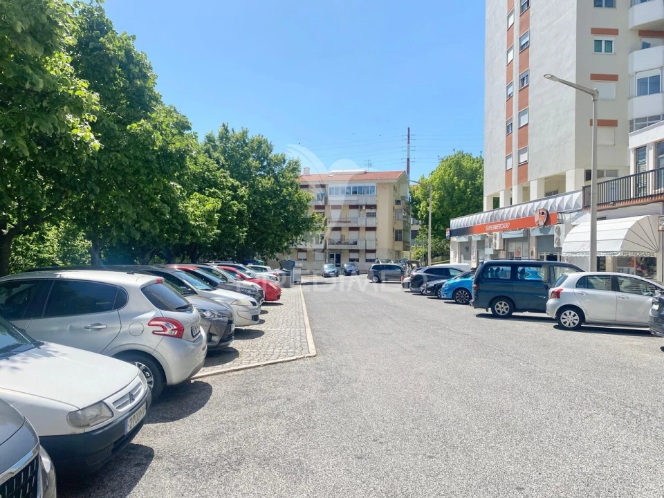 Apartamento T3 para Venda em Santa Iria de Azoia, São João da Talha e Bobadela Foto 37