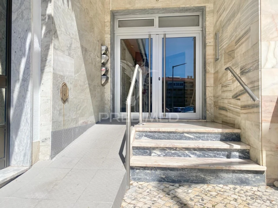 Apartamento T3 para Venda em Santa Iria de Azoia, São João da Talha e Bobadela Foto 2