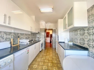 Apartamento T3 para Venda em Santa Iria de Azoia, São João da Talha e Bobadela