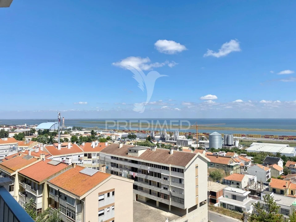 Apartamento T3 para Venda em Santa Iria de Azoia, São João da Talha e Bobadela Foto 31