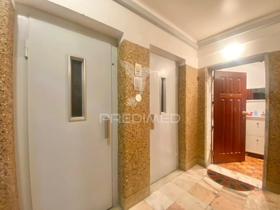 Apartamento T3 para Venda em Santa Iria de Azoia, São João da Talha e Bobadela Foto 5