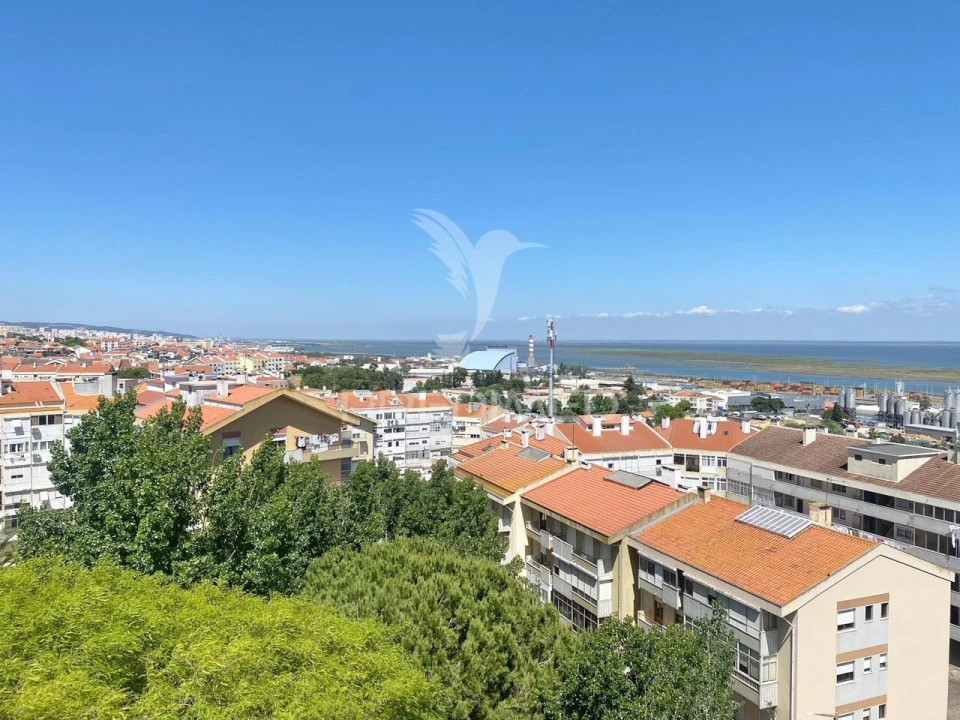 Apartamento T3 para Venda em Santa Iria de Azoia, São João da Talha e Bobadela Foto 36