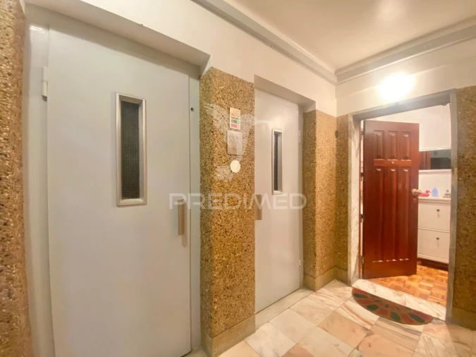 Apartamento T3 para Venda em Santa Iria de Azoia, São João da Talha e Bobadela Foto 5