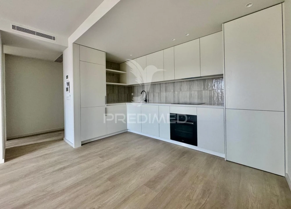 Apartamento T1 para Venda em Azurem Foto 3