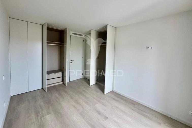 Apartamento T1 para Venda em Azurem Foto 13