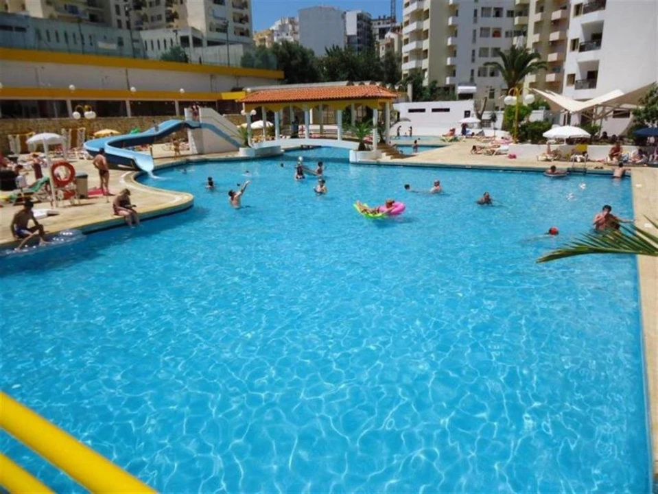 Apartamento T1 para Venda em Portimão Foto 6