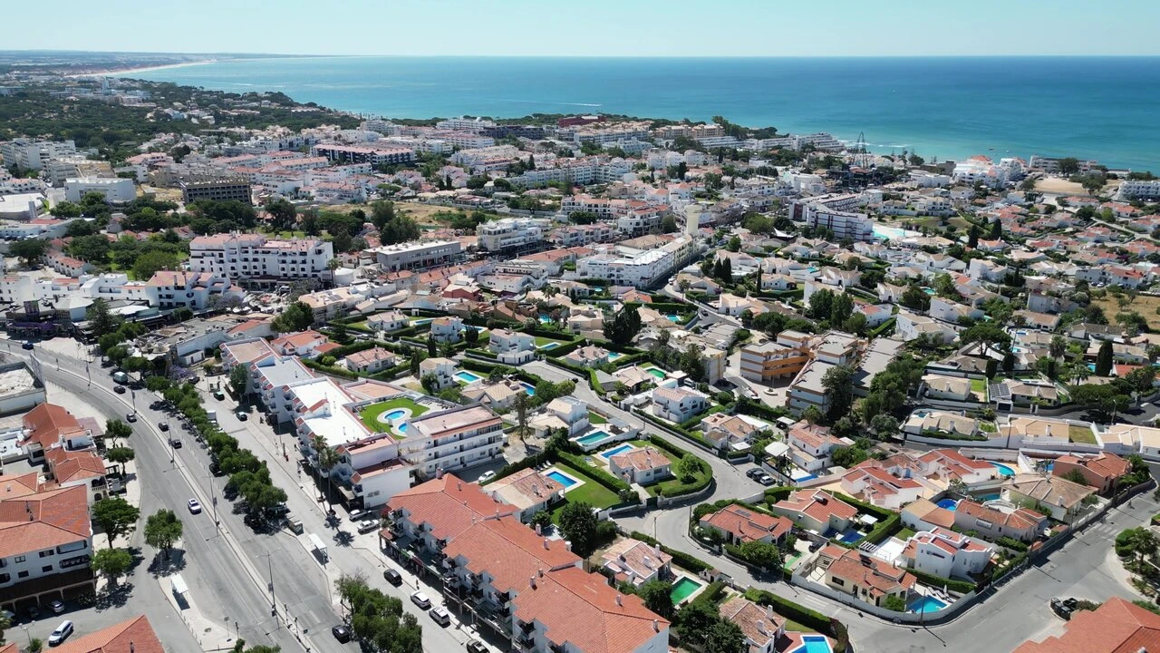 Moradia T4 para Venda em Albufeira e Olhos de Água Foto 37