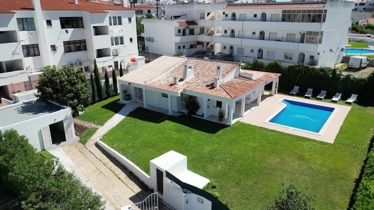 Moradia T4 para Venda em Albufeira e Olhos de Água Foto 3