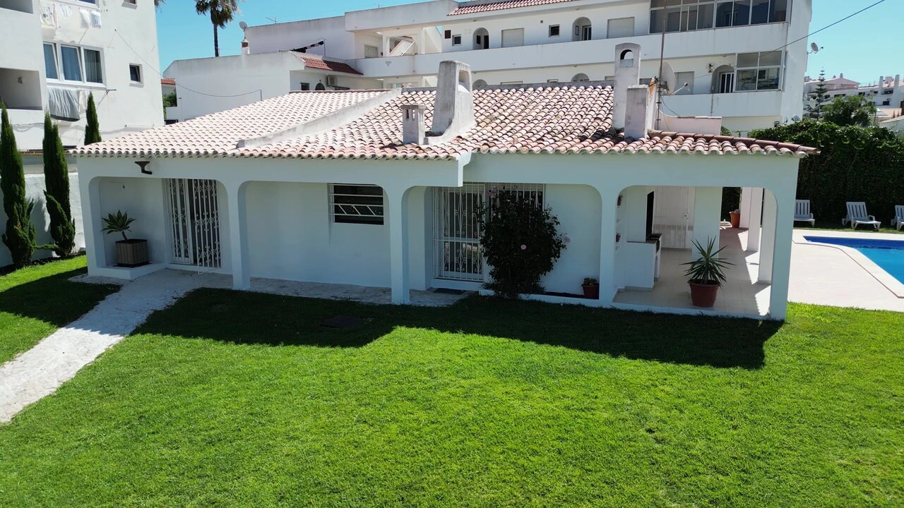 Moradia T4 para Venda em Albufeira e Olhos de Água Foto 8